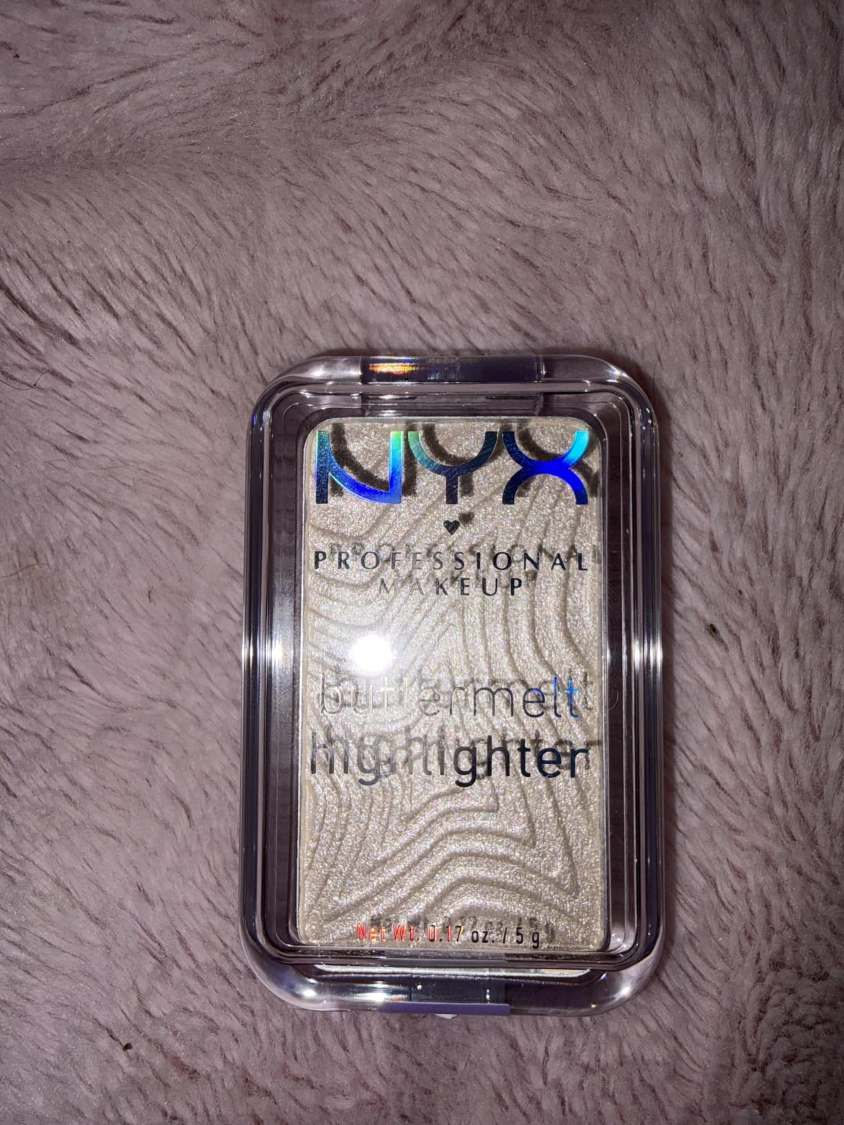 NYX PROFESSIONAL MAKEUP Buttermelt Highlighter, Powder Highlighter Makeup, With Up to 12H Wear and High Impact Glow - 05 Bright and Butta (Light Champagne) customer photo 2