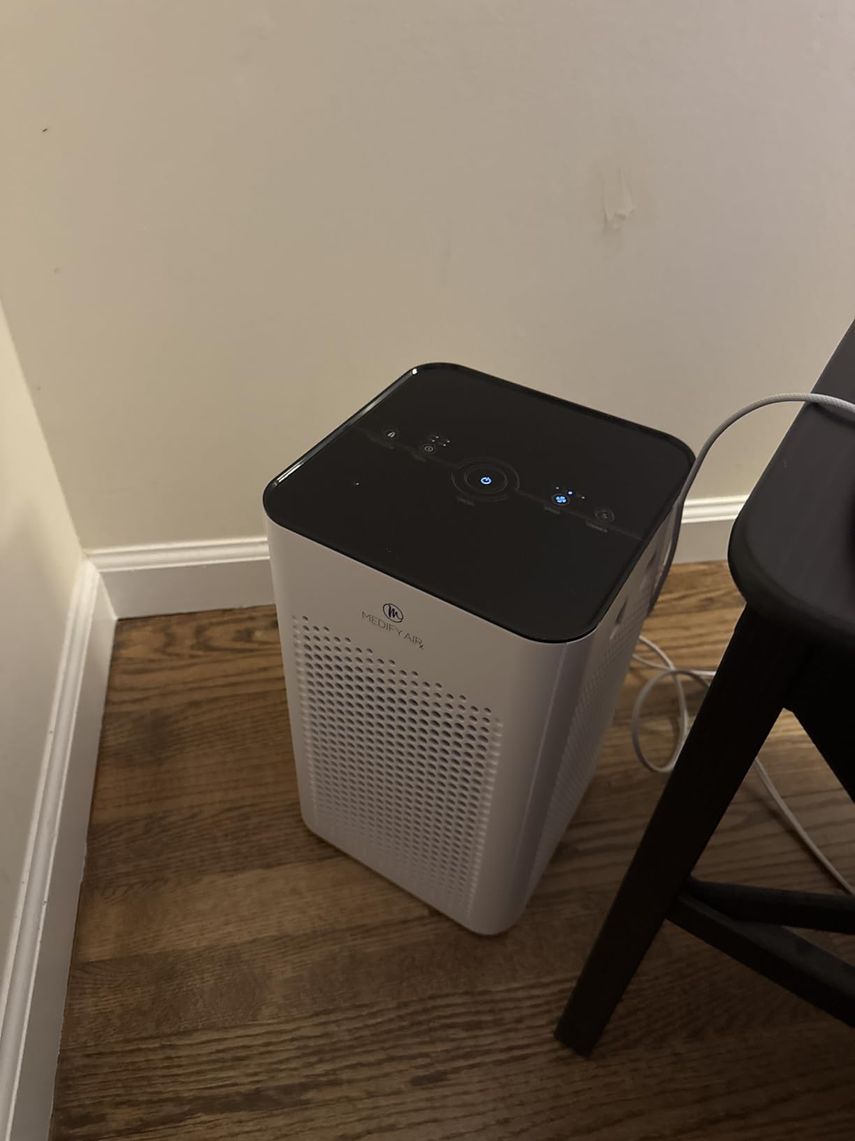 Medify MA-112 Air Purifier V3.0 with HEPA Filter | 5,948 ft² Coverage in 1hr for Smoke, Wildfires, Odors, Pollen, Pets | Quiet Removal to 0.3 Microns | White, 1-Pack customer photo 1