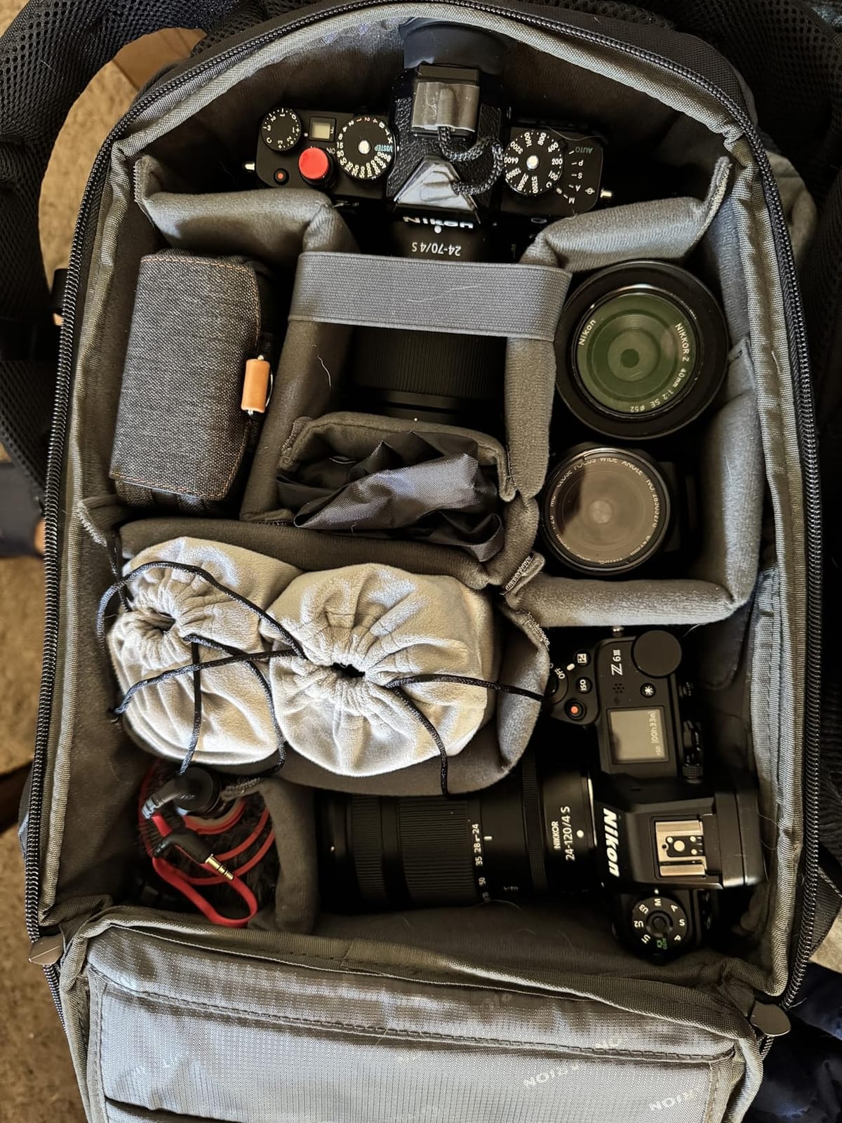 TARION Urban Camera Backpack for Photographers Compact 12.5L Black TRL | Side Access, Water-repellent, 14in Laptop Compartment, Padded Back Support, Rain Cover, for Outdoor Photography Travel customer photo 2