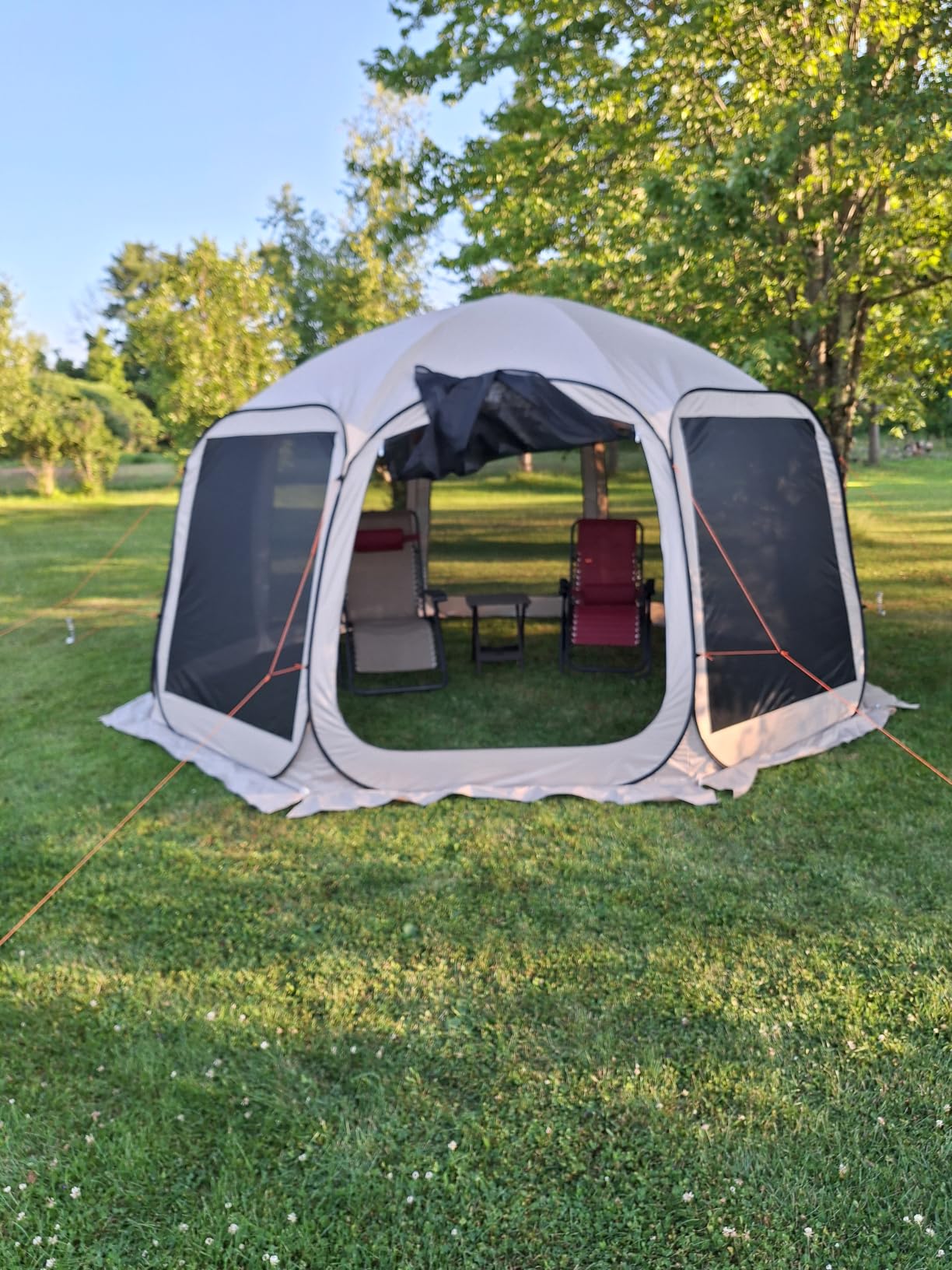 VEVOR SUV Tailgate Tent, 6 x 6 ft Pop-Up Screen House Canopy for 4-6 Person, Portable Screened Shelter with Carry Bag, for Car Camping, Backyard, Patio, Outdoor Activities customer photo 1