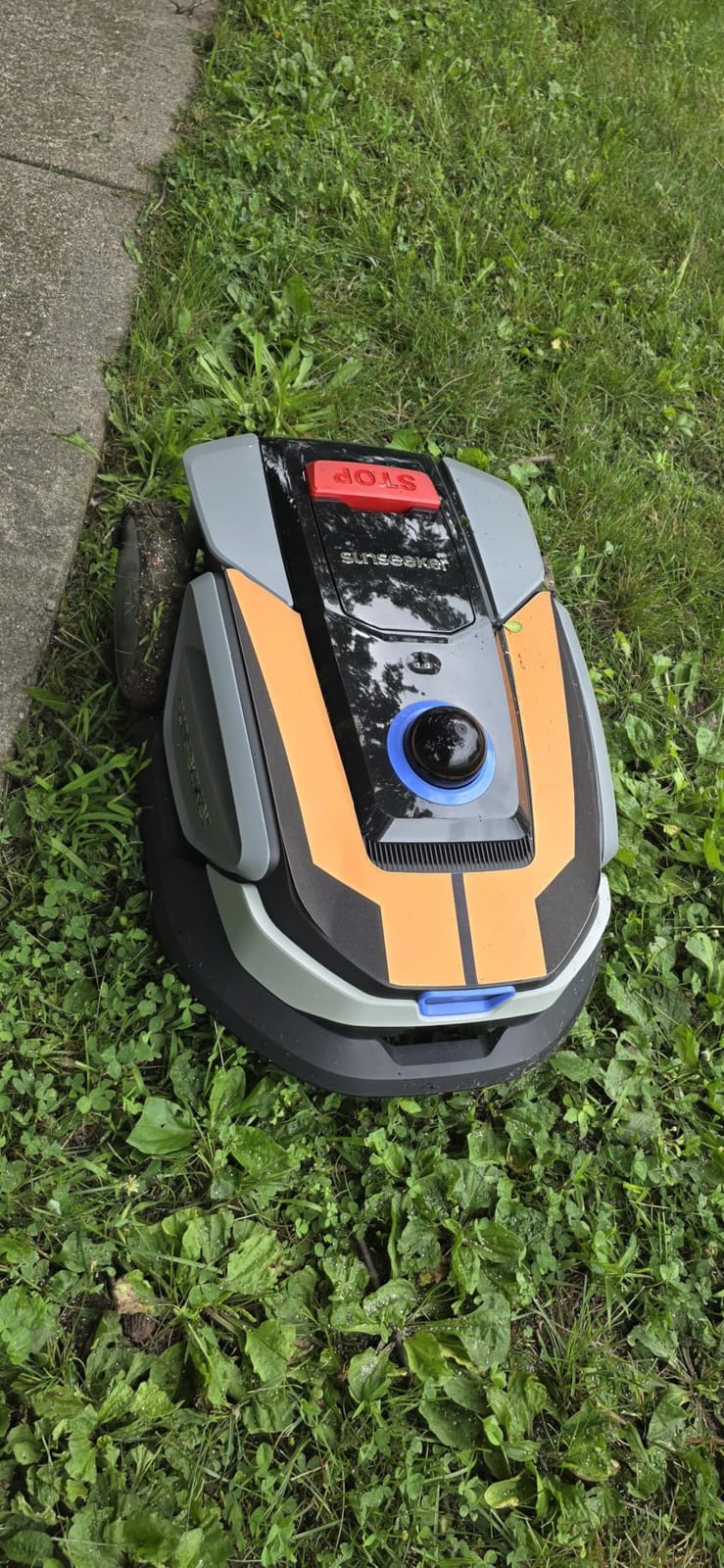 Sunseeker S4 Robot Lawn Mower, 3D LiDAR, Vision AI, 0.25 Acre, Wire-Free | Reliable wire-free mowing for homeowners with complex yards, trees, shade and narrow passages customer photo 1
