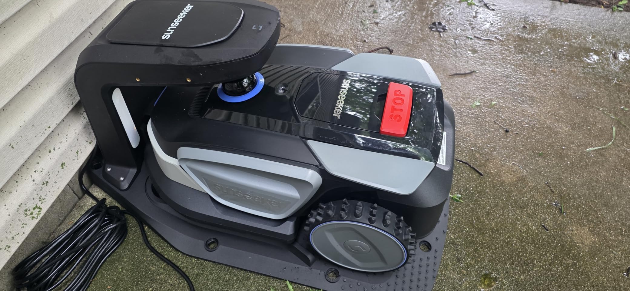 Sunseeker S4 Robot Lawn Mower, 3D LiDAR, Vision AI, 0.25 Acre, Wire-Free | Reliable wire-free mowing for homeowners with complex yards, trees, shade and narrow passages customer photo 2