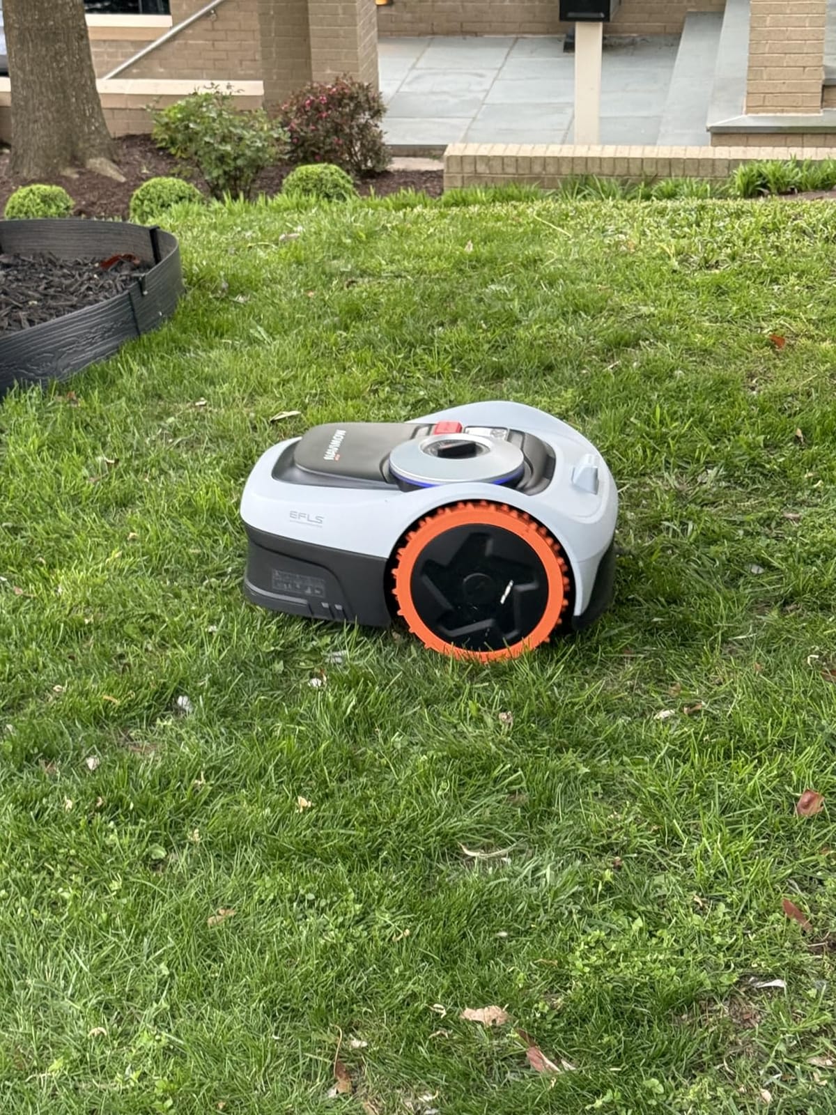 Segway Navimow i206 AWD Robot Lawn Mower, New i105N, 0.15 Acre, 45% Slopes | Perimeter Wire-Free Setup, NRTK-Vision Auto Mapping, Zero-Turn Steering, 2-3.6-Inch Cutting Height, 20-Zone App Control customer photo 1