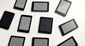 An assortment of high-resolution e-readers arranged for our guide to the 10 best e-readers for comic books and manga.